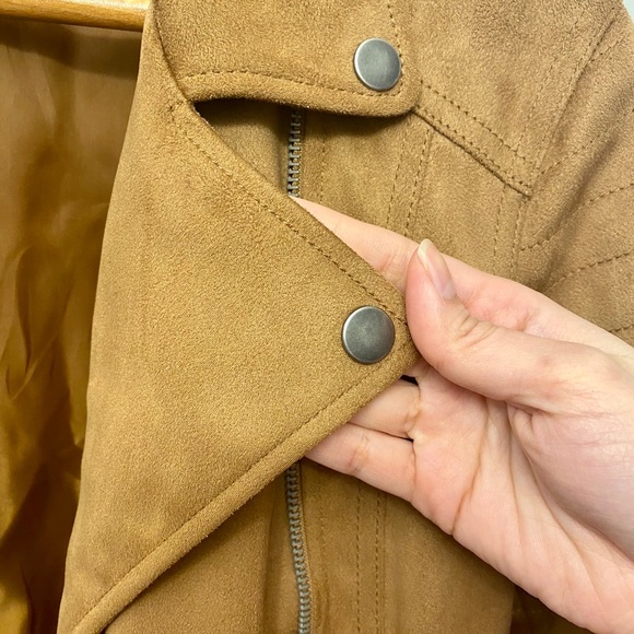 Cupcakes and Cashmere Revole Jacket - Picture 6 of 7